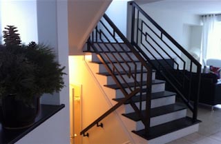 best way to hang a handrail